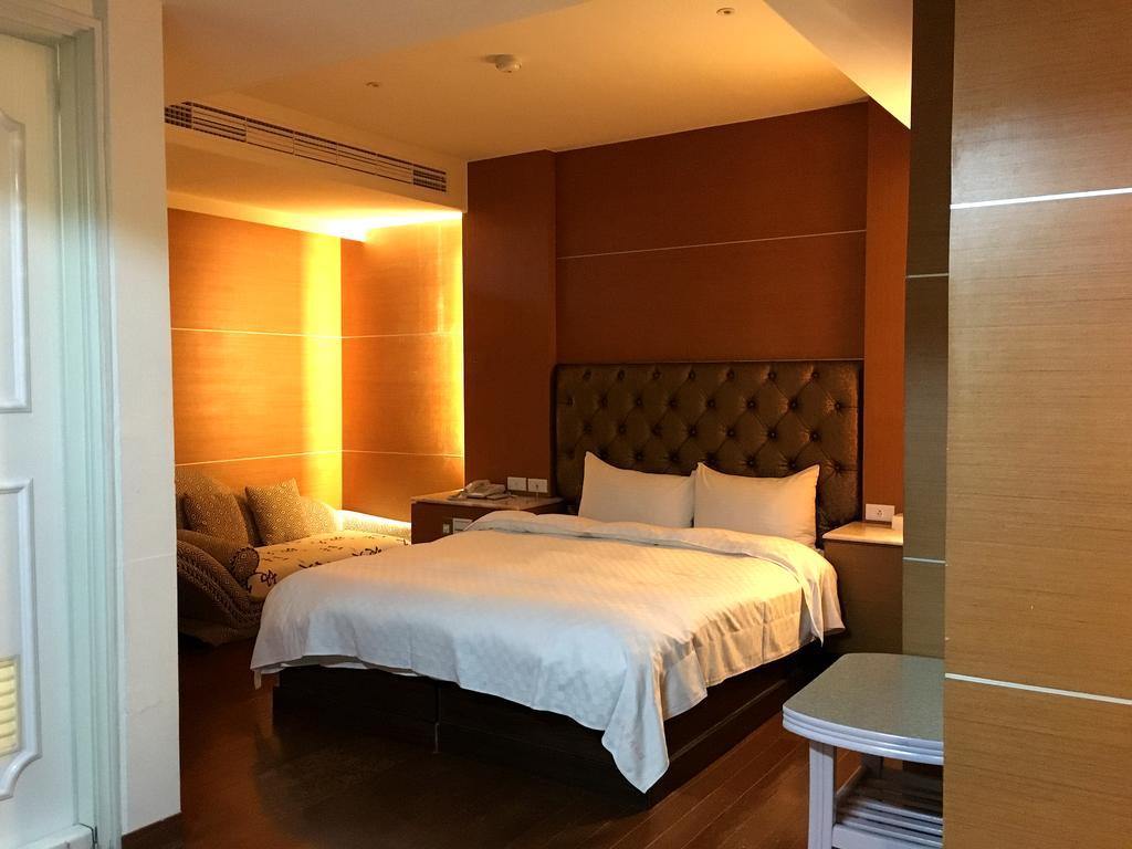 Zaw Jung Business Hotel Taichung Buitenkant foto
