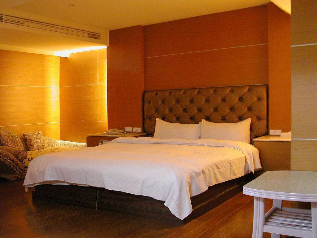 Zaw Jung Business Hotel Taichung Buitenkant foto