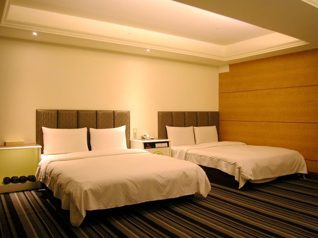 Zaw Jung Business Hotel Taichung Buitenkant foto
