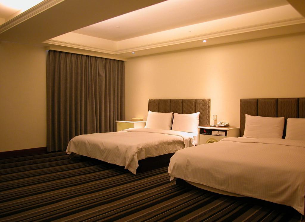 Zaw Jung Business Hotel Taichung Buitenkant foto