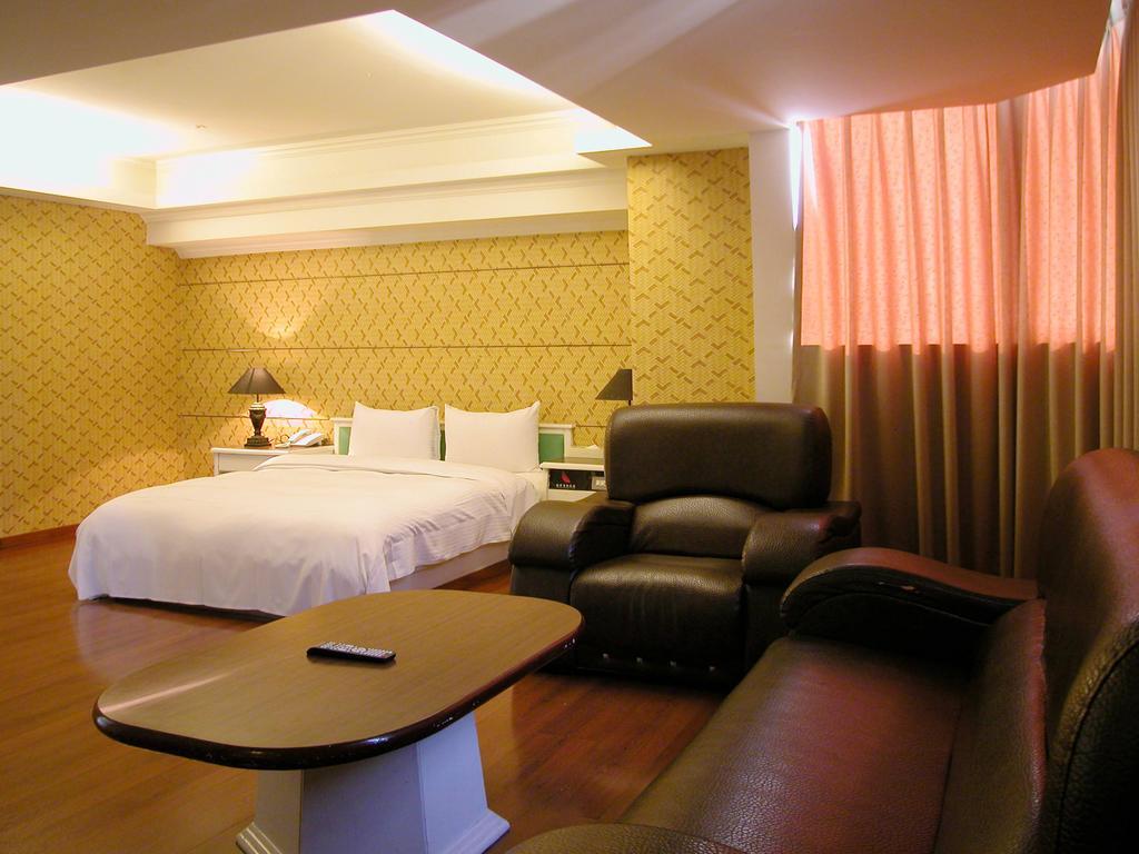 Zaw Jung Business Hotel Taichung Buitenkant foto